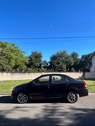 TOYOTA ETIOS 1.5 PLATINUM SEDAN 16V FLEX 4P AUTOMÁTICO